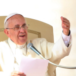 البابا يأمل بأن تتصرف الجماعة الدولية بمسؤولية وتعاضد حيال المهاجرين
