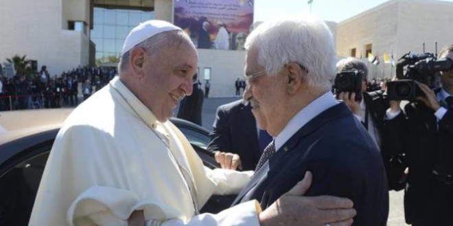 البابا فرنسيس يصل إلى بيت لحم ويلتقي الرئيس محمود عباس