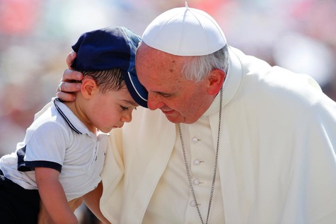 البابا: لا لإخراج الأطفال الذين يبكون من الكنيسة