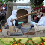 انطلاق مهرجانات مغدوشة السياحية كرنفال لسيارات قديمة وعروض تراثية