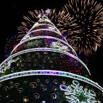 شبيب وعيتاني أضاءا شجرة الميلاد وافتتحا القرية الميلادية في وسط بيروت برعاية الحريري ممثلا بالخوري