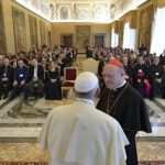 البابا فرنسيس يستقبل المشاركين في مؤتمر دولي حول الكنيسة والموسيقى