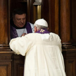 البابا فرنسيس في كرسي الإعتراف