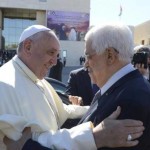 البابا فرنسيس يلتقي الرئيس محمود عباس