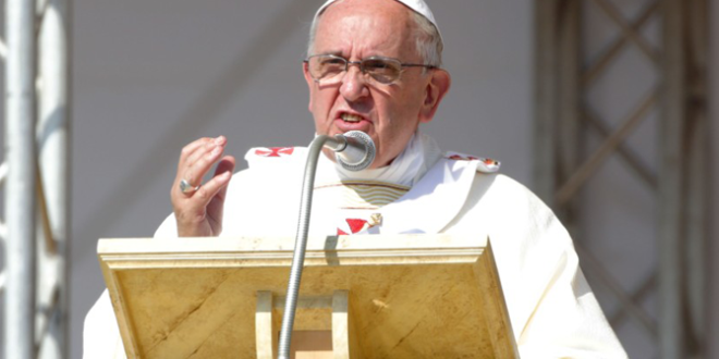 البابا يدين الوحشية الفظيعة في العراق وسوريا