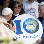 البابا فرنسيس يزور معرض "قرية الأرض" في روما