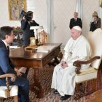 البابا فرنسيس يستقبل رئيس الوزراء الإيطالي في زيارته الأولى إلى الفاتيكان